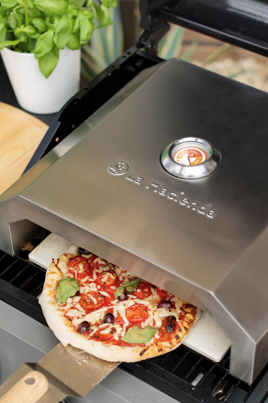 USING YOUR BBQ PIZZA OVEN